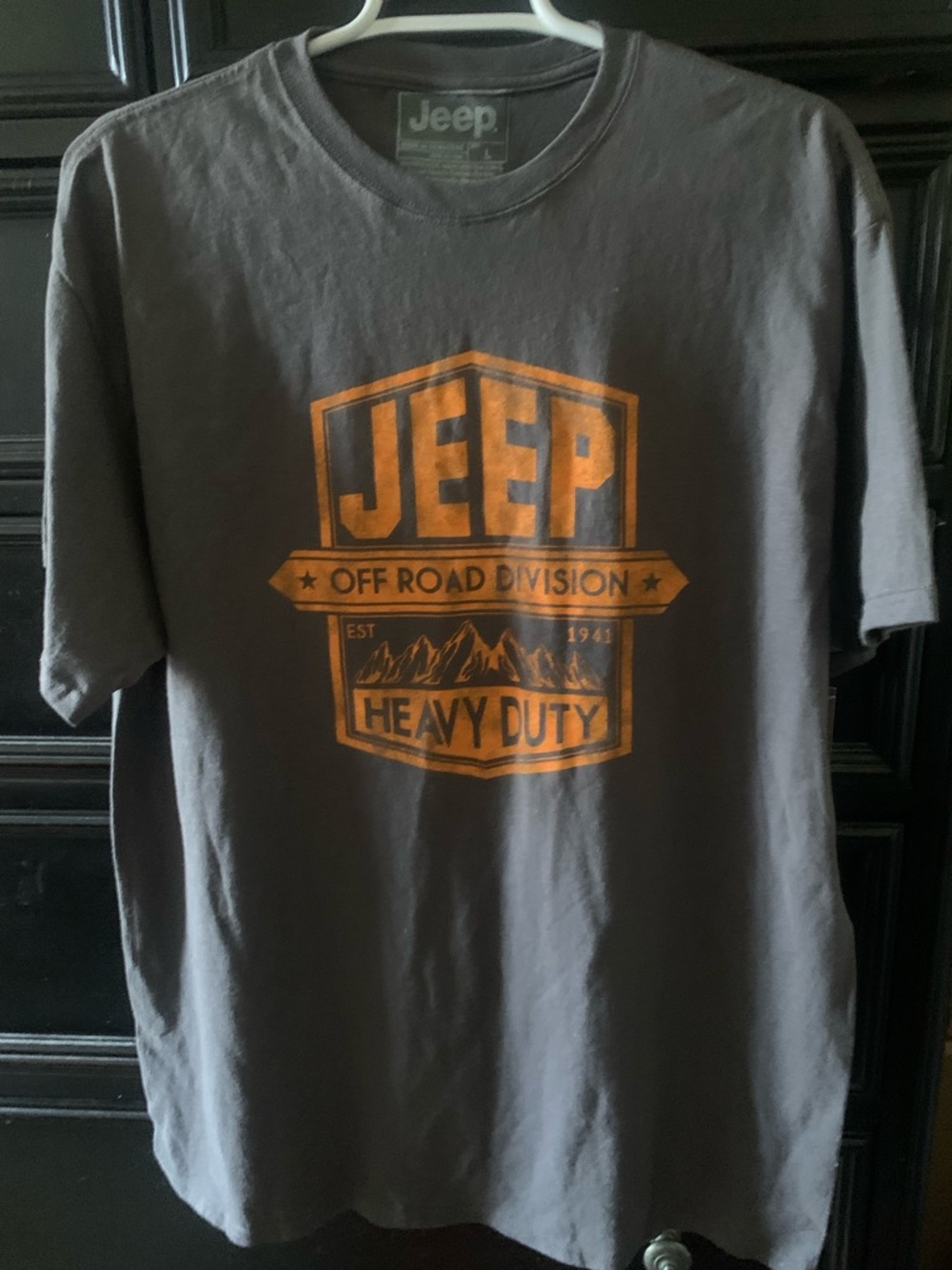 Jeep Men's Vintage Short Sleeve Graphic Tee in Gray with Orange Print